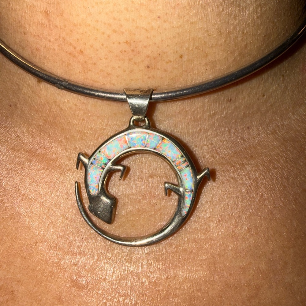 Touch of Santa Fe Sterling Silver lizard pendant with lab opal inlay - Picture 11 of 15
